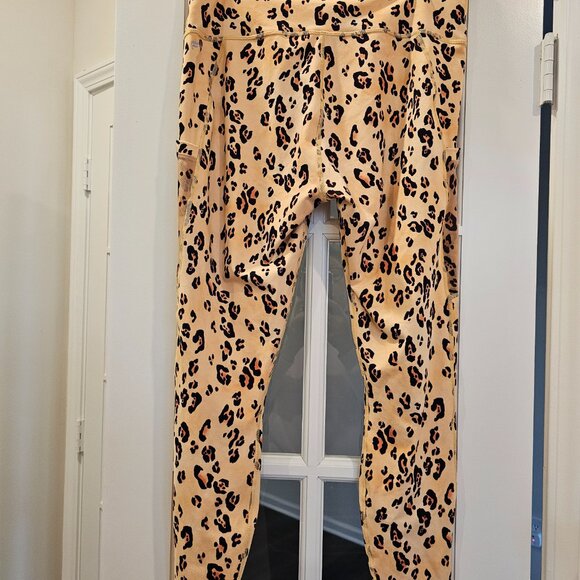 On-The-Go PowerHold® High-Waisted Legging - Picture 5 of 5